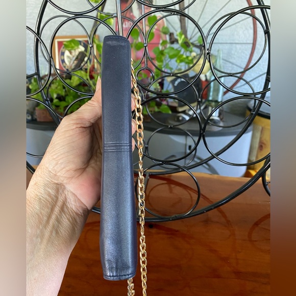 Givency Beautiful Leather Wallet with Box,Dustbag and paperwork - Picture 4 of 16